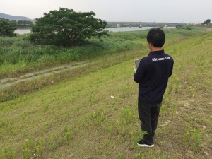 河川敷 ﾄﾞﾛｰﾝ操作